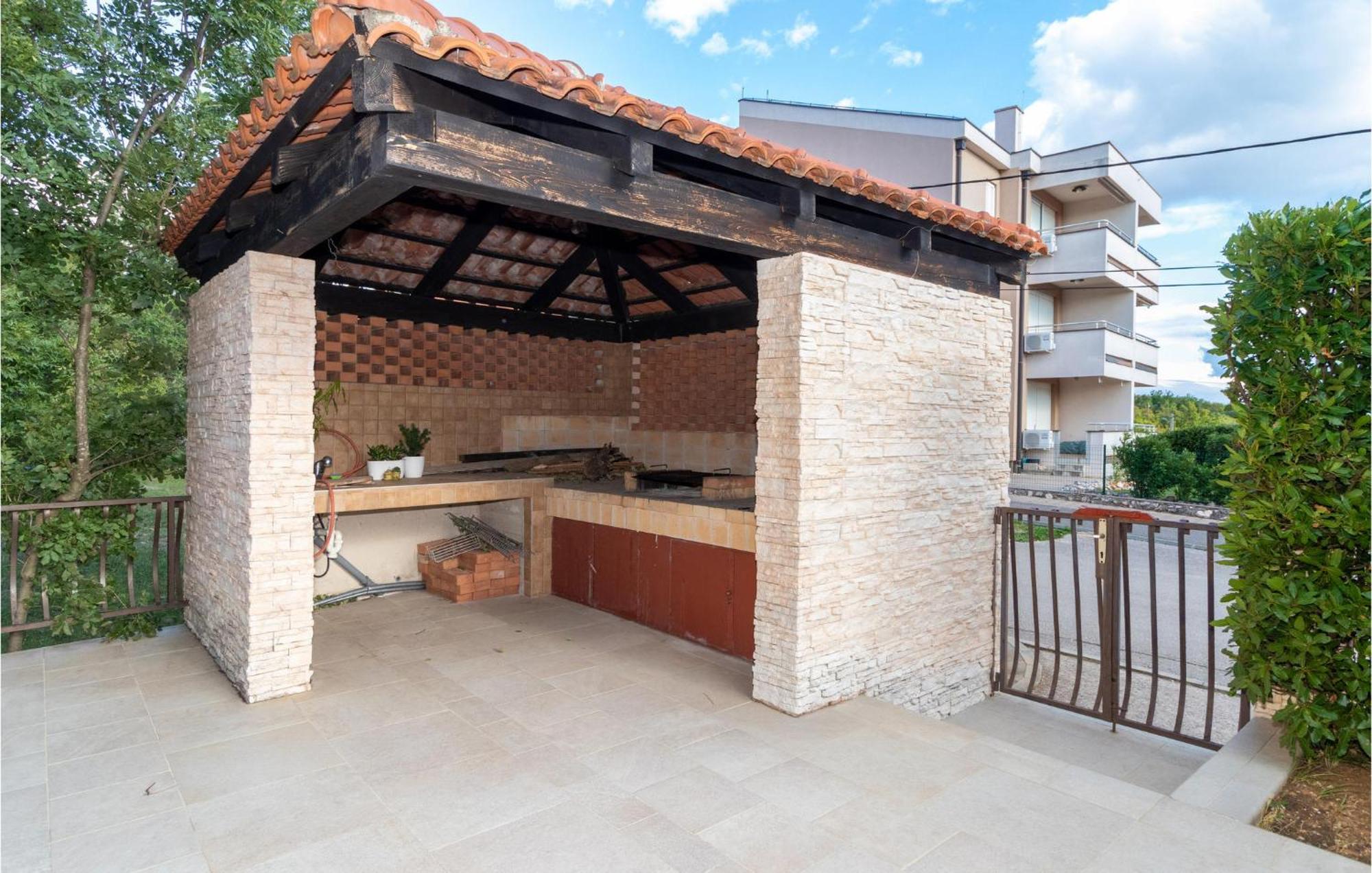 Nice Apartment In Jadranovo With Kitchen Esterno foto